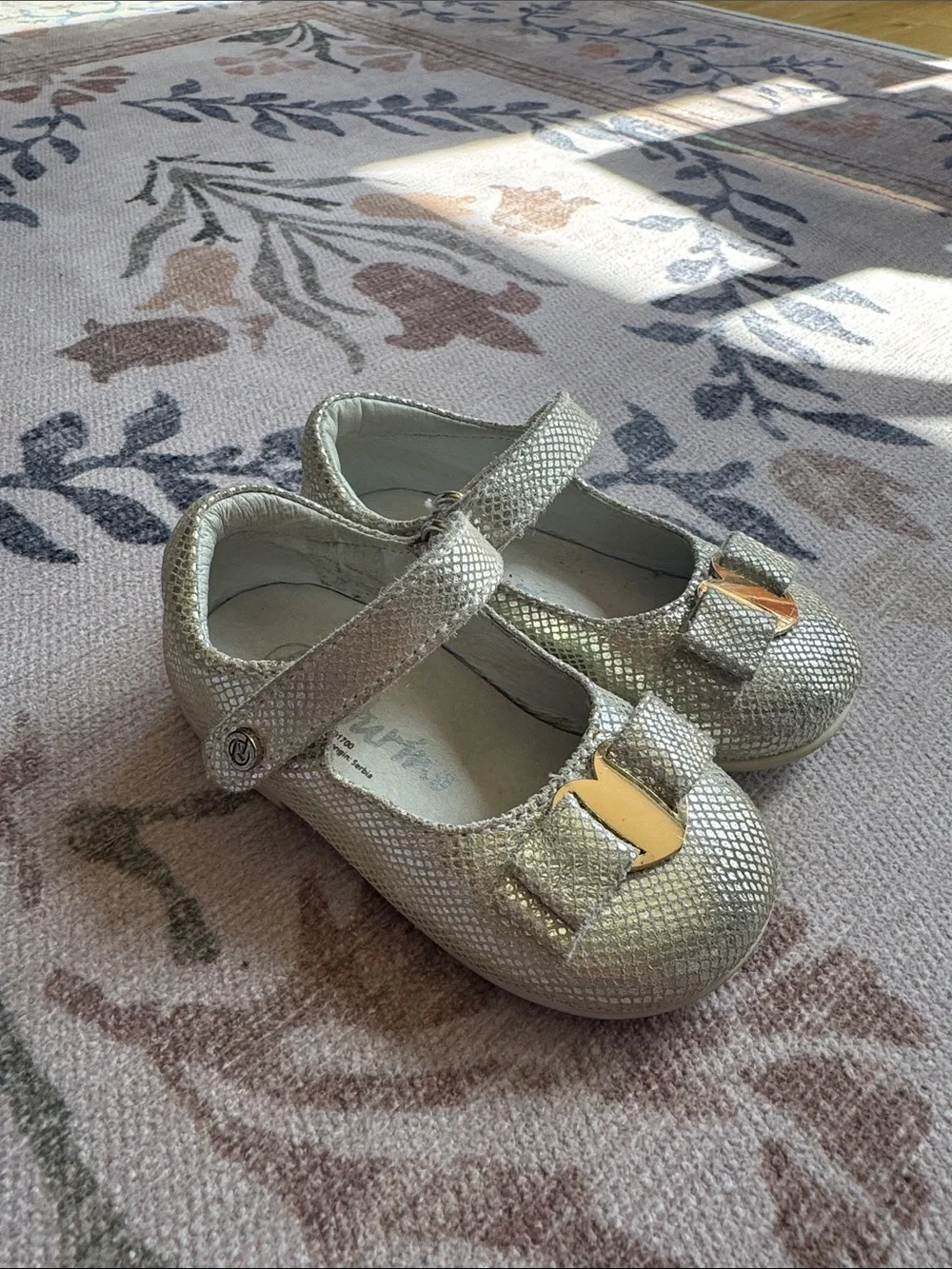 Naturino Girls Metallic Gold Mary Jane Shoes with Bow Size 22
